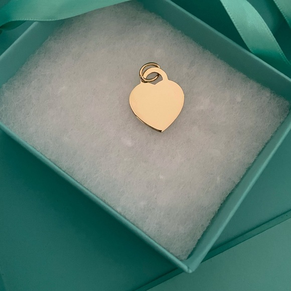 Tiffany & Co. Jewelry - Tiffany & Co 18K yellow gold pendant